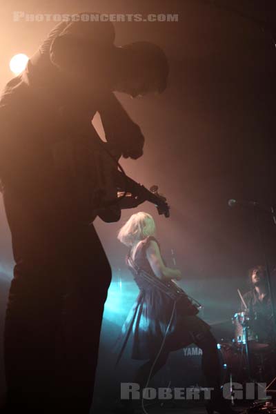 THE JOY FORMIDABLE - 2009-12-18 - PARIS - Nouveau Casino - Rhiannon Bryan - Rhydian Dafydd - Matt Thomas